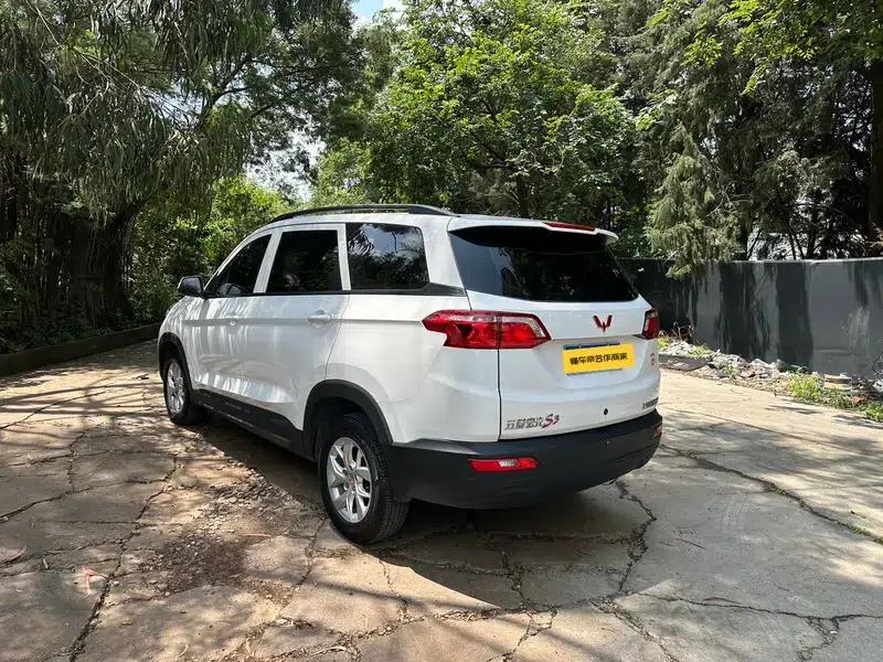 Wuling Hongguang S3 2018 1.5L Manual Standard Model (National V Emission Standard) — миниатюра 4