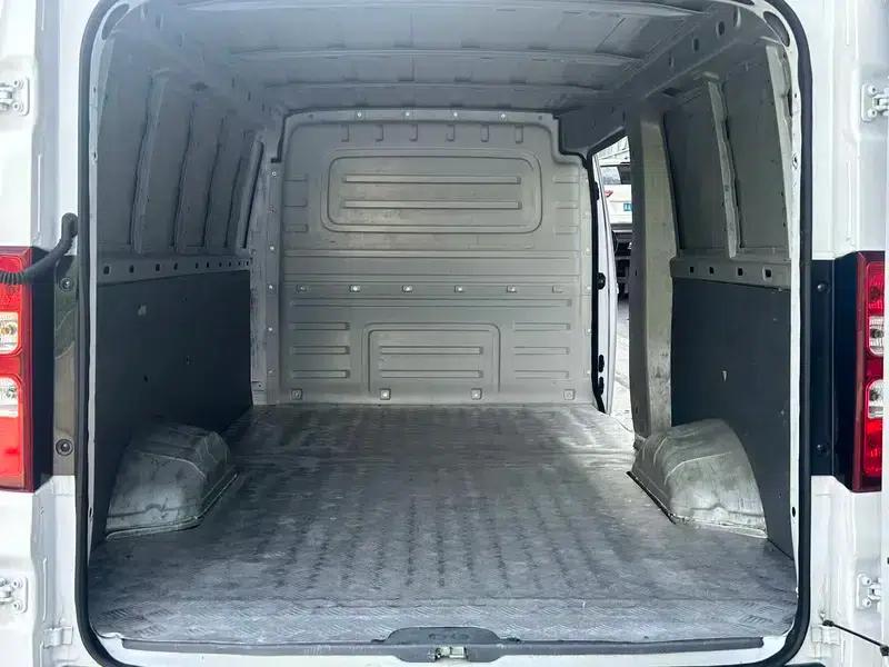 Wuling Yangguang 2024 Model 300km Practical Closed-Window Version 60kW — миниатюра 12