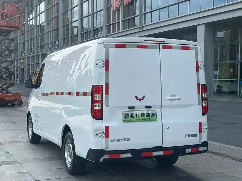 Wuling Yangguang 2024 Model 300km Practical Closed-Window Version 60kW — миниатюра 4