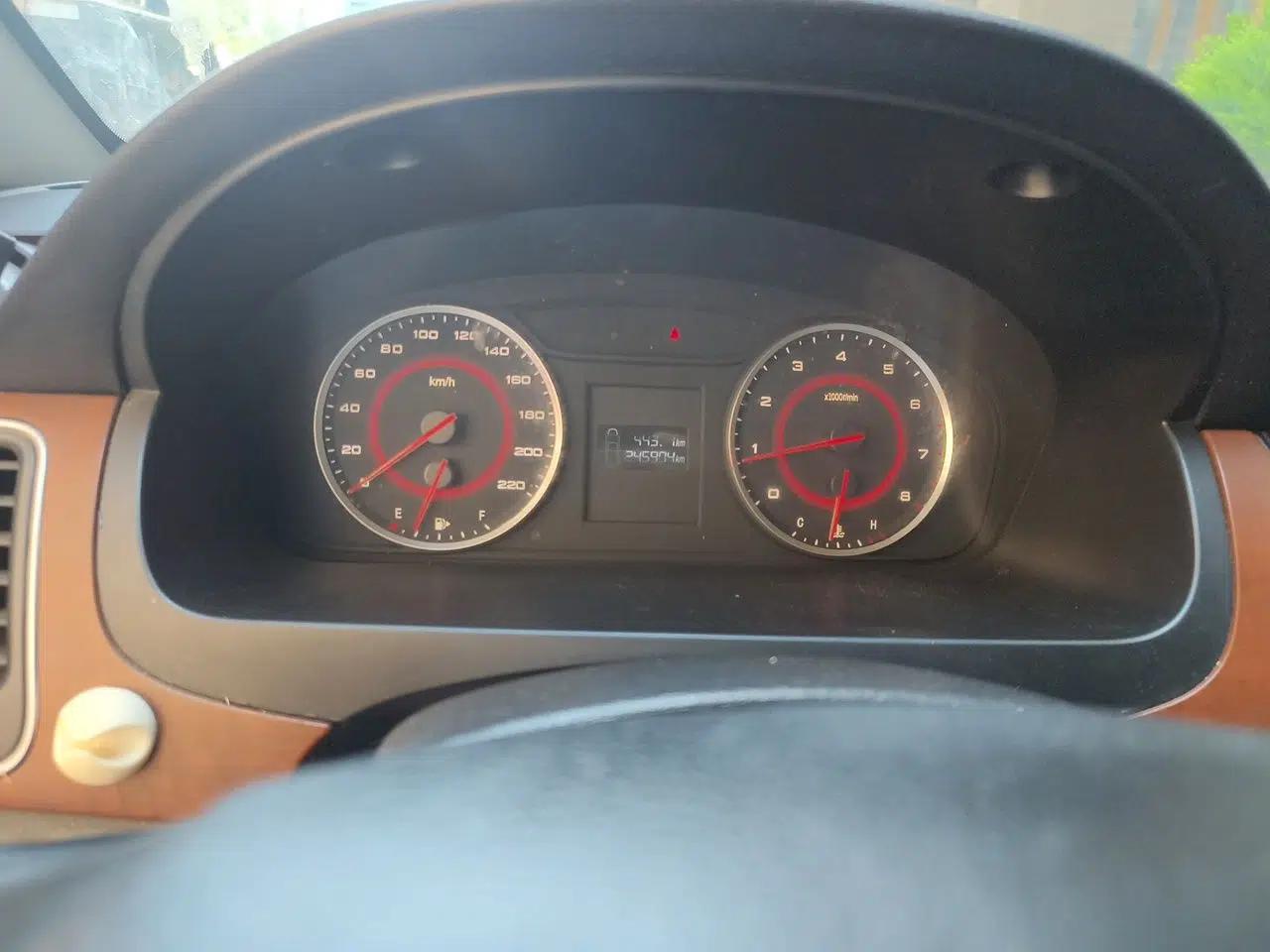SAIC MAXUS G10 2.0T Manual Elite 5-Door — миниатюра 11