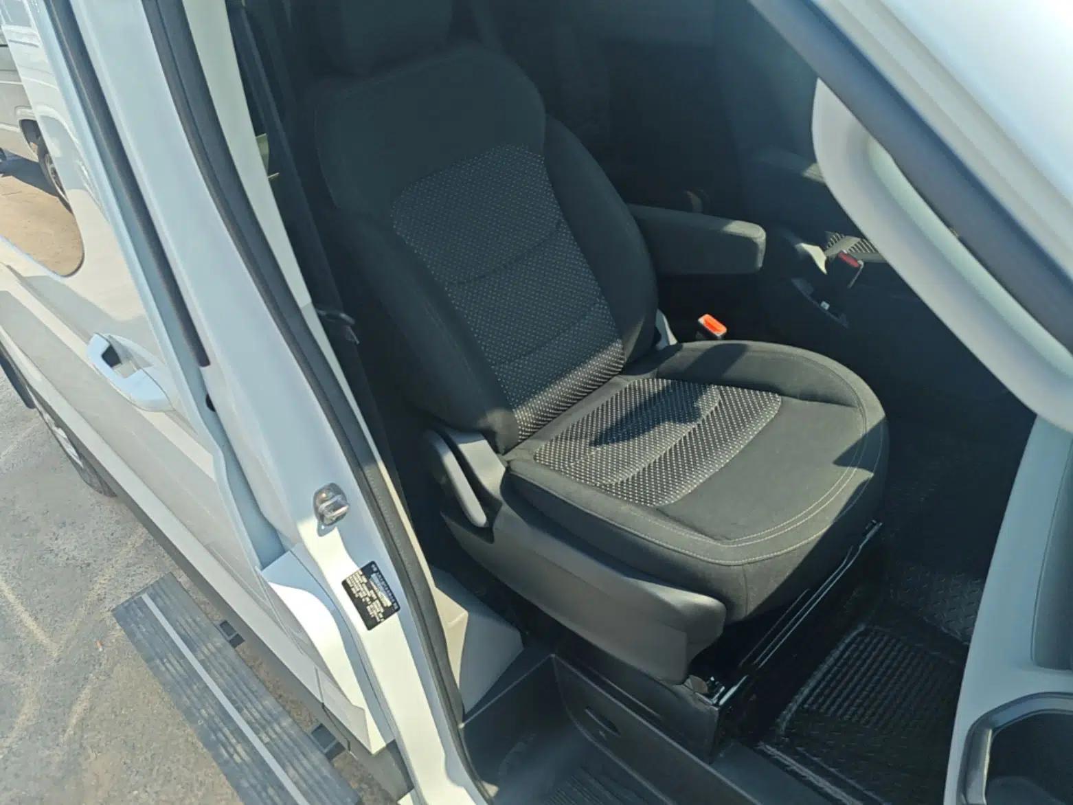SAIC MAXUS Xintu V90 2024 ZhiJie 2.0T Automatic Front-Drive Long-Wheelbase High-Roof Model with Single Rear Tire 6/7 Seats — миниатюра 19