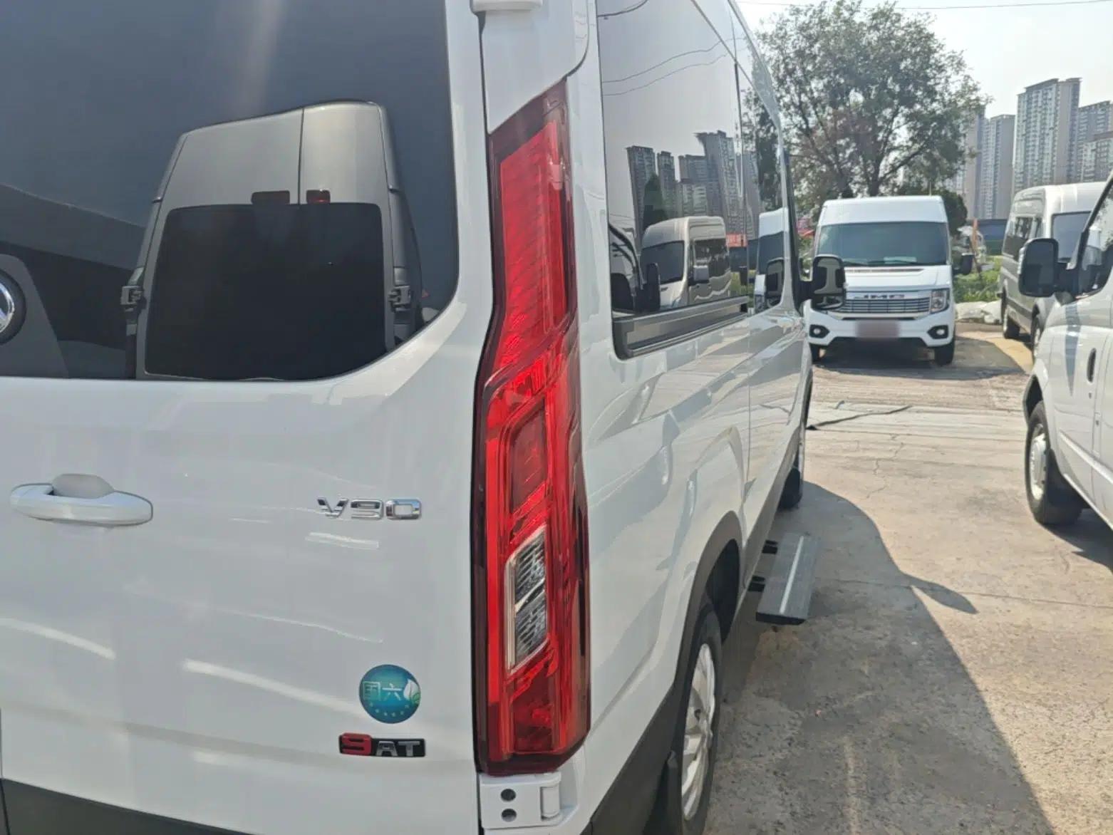 SAIC MAXUS Xintu V90 2024 ZhiJie 2.0T Automatic Front-Drive Long-Wheelbase High-Roof Model with Single Rear Tire 6/7 Seats — миниатюра 9
