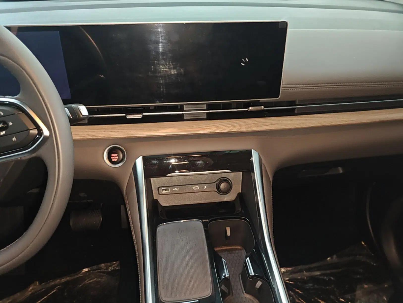 SAIC MAXUS G50 PHEV 2025 Leading Edition — миниатюра 15