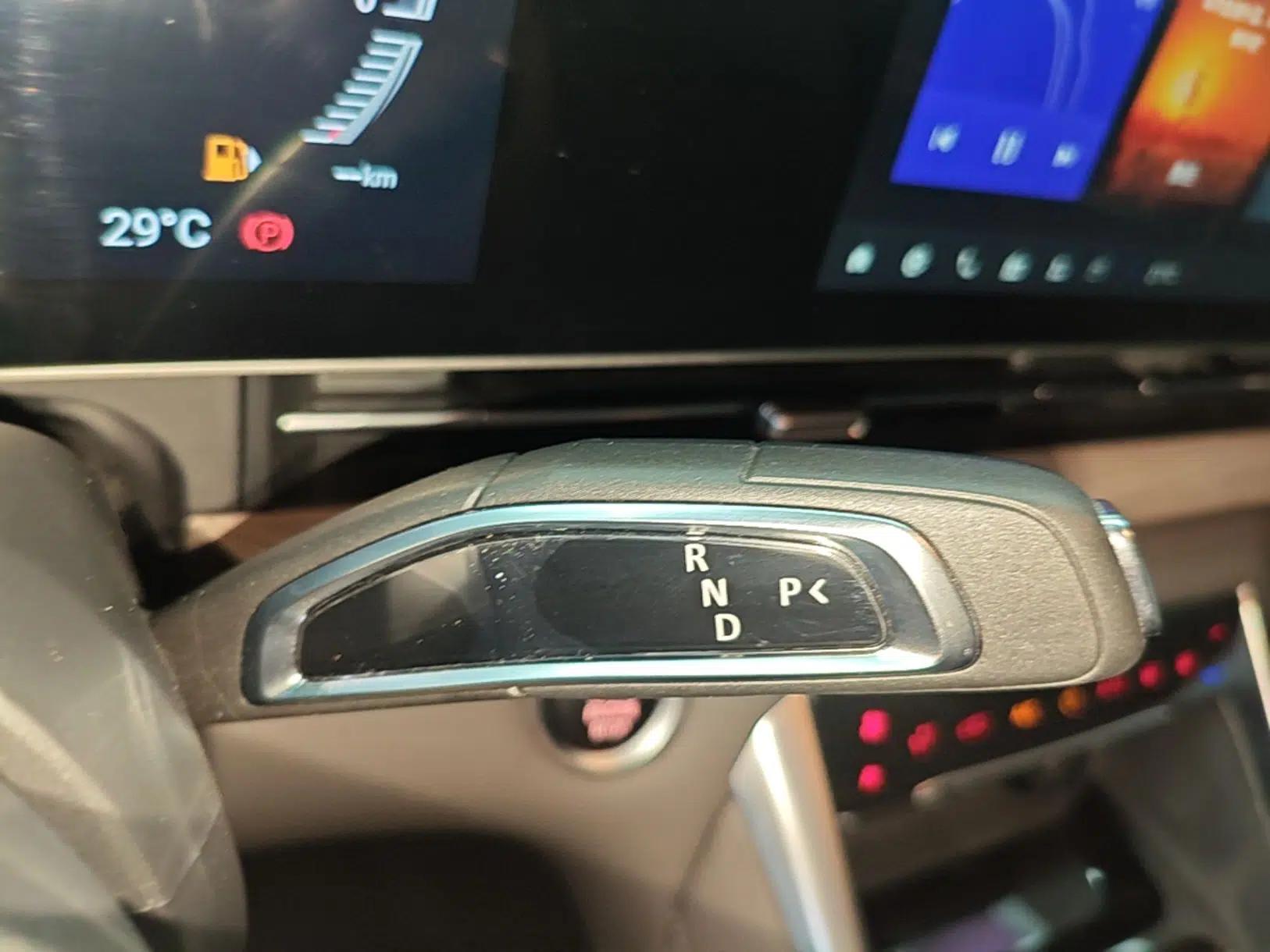 SAIC MAXUS G50 PHEV 2025 Leading Edition — миниатюра 16