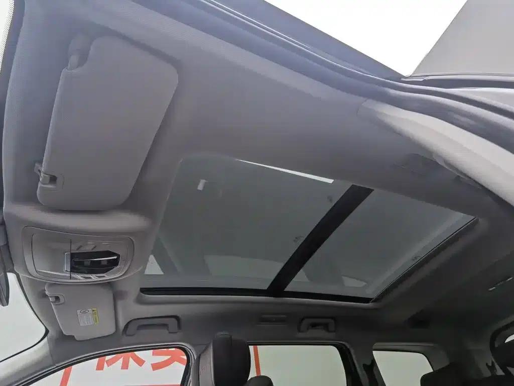 Starlight Moon 2023 400T 2WD Star Edition 7-Seater — миниатюра 14