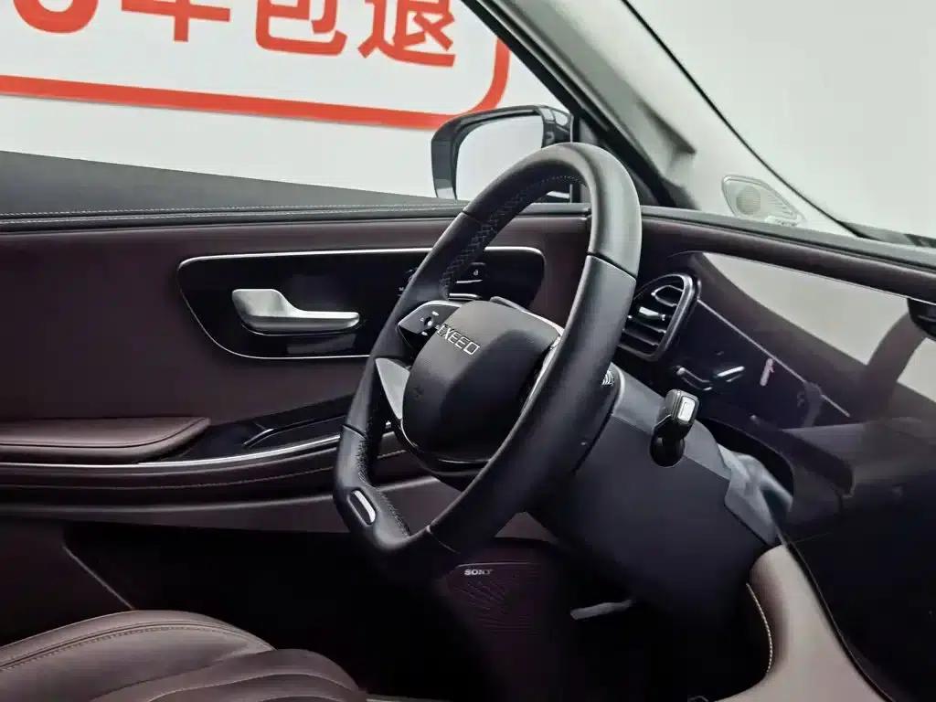 Starlight Moon 2023 400T 2WD Star Edition 7-Seater — миниатюра 22