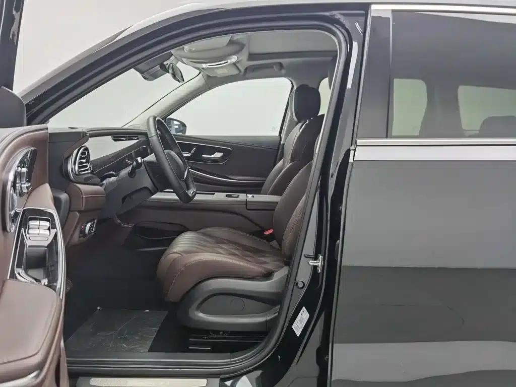 Starlight Moon 2023 400T 2WD Star Edition 7-Seater — миниатюра 10