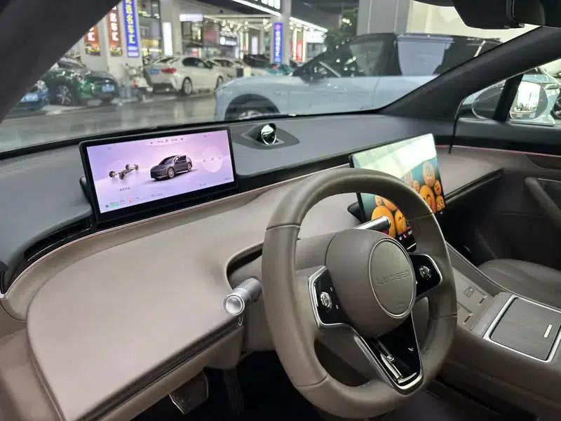 Zhijie R7 2025 Extended Range 53.4kWh Max Rear-Wheel Drive Version — миниатюра 17