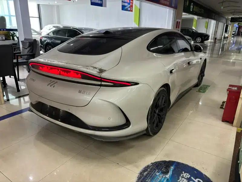 Zhiji L6 2024 Max Standard Edition 75kWh — миниатюра 5