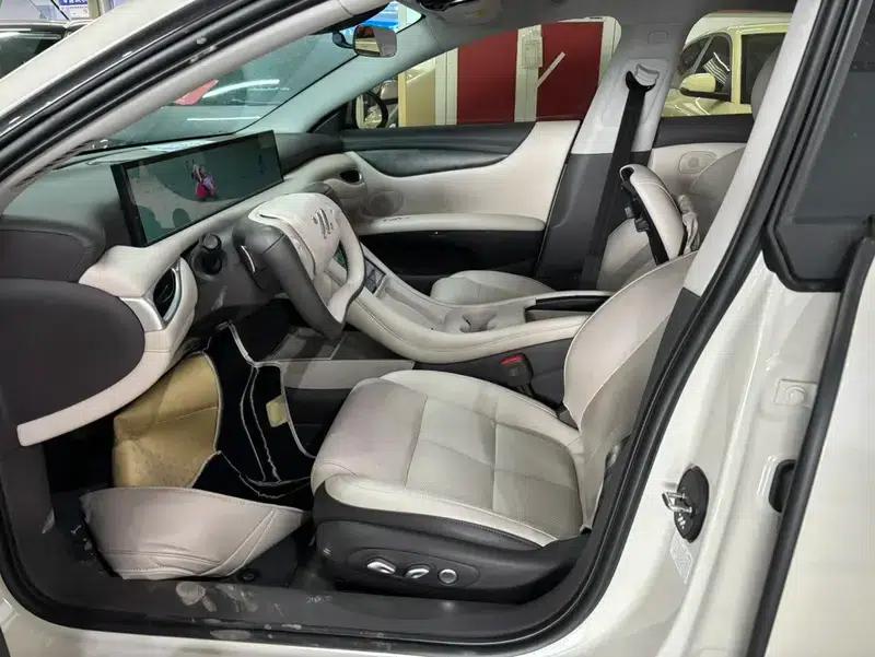 Zhiji L6 2024 Max Standard Edition 75kWh — миниатюра 9