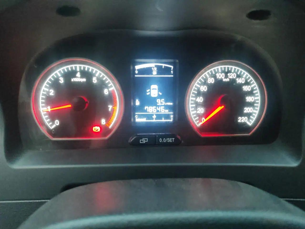 FORTHING Joyear X5 2013 1.6L Manual Luxury Model China IV Standard — миниатюра 12