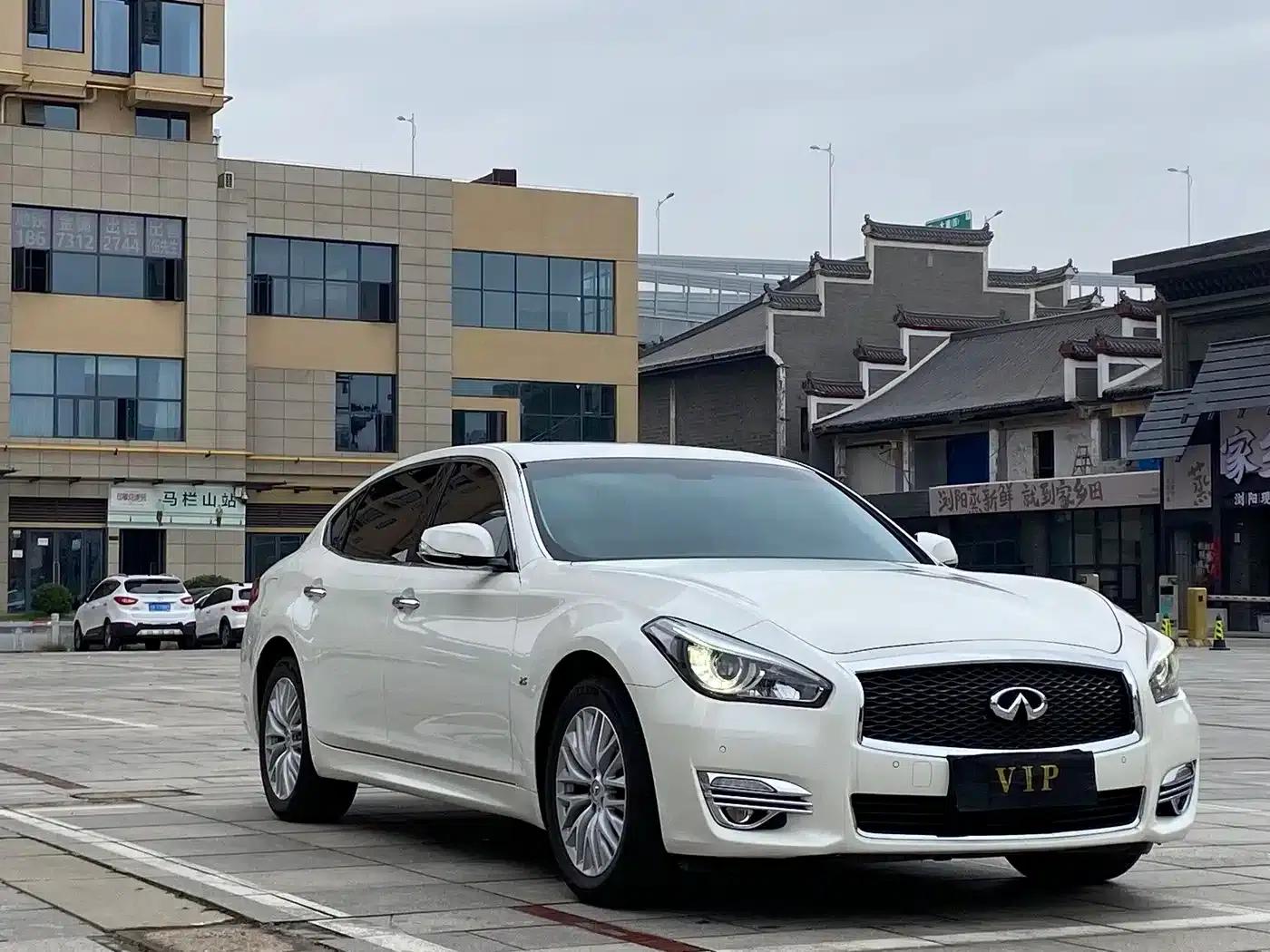 Infiniti Q70 2015 Q70L 2.5L Enjoy Edition — миниатюра 3