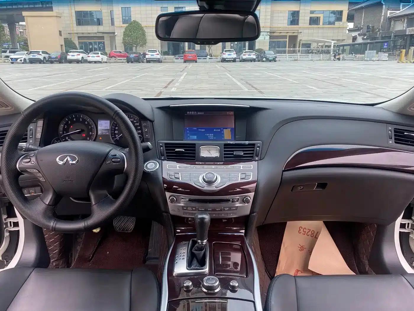 Infiniti Q70 2015 Q70L 2.5L Enjoy Edition — миниатюра 6