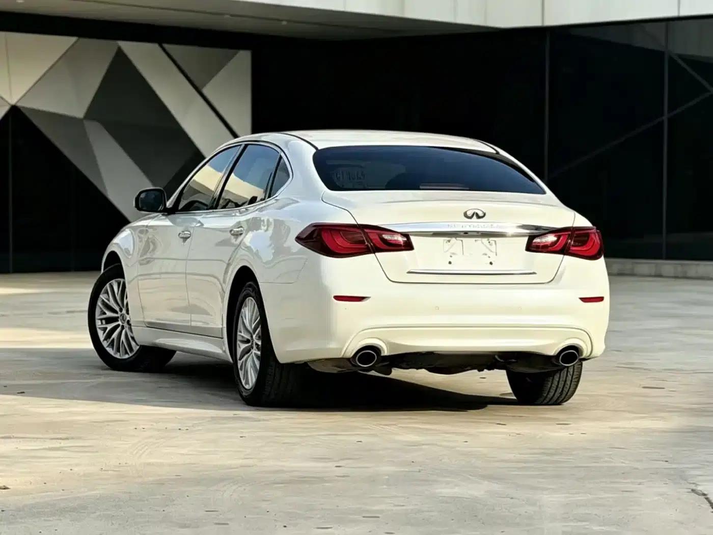 Infiniti Q70 2017 Q70L 2.5L Enjoy Edition — миниатюра 2