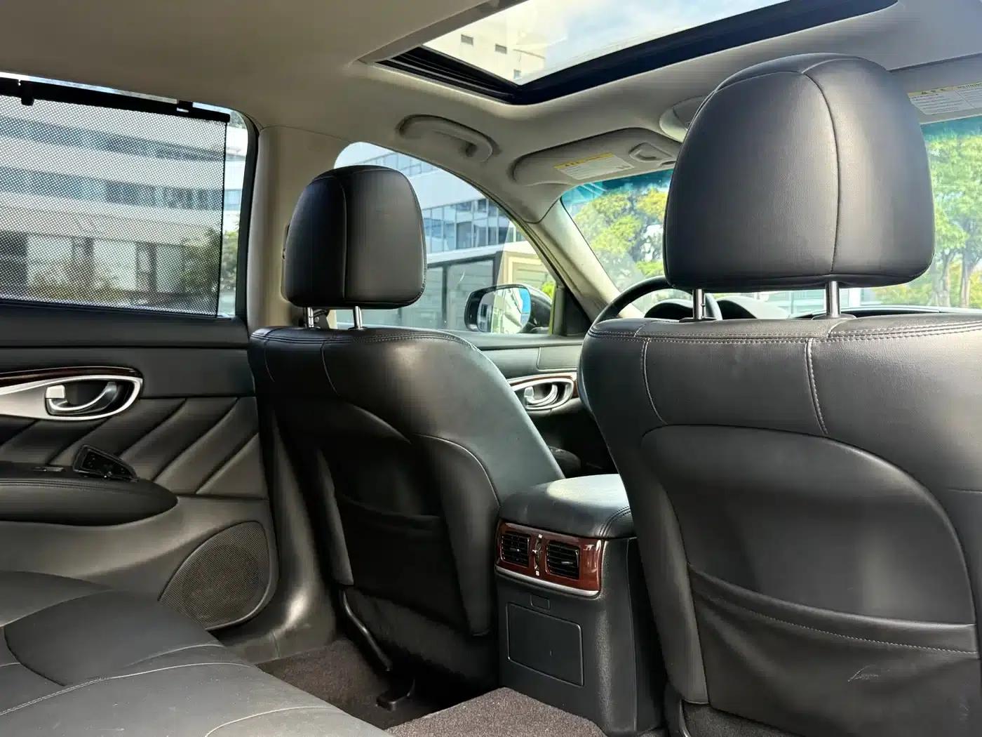Infiniti Q70 2015 Q70L 2.5L Enjoy Edition — миниатюра 17