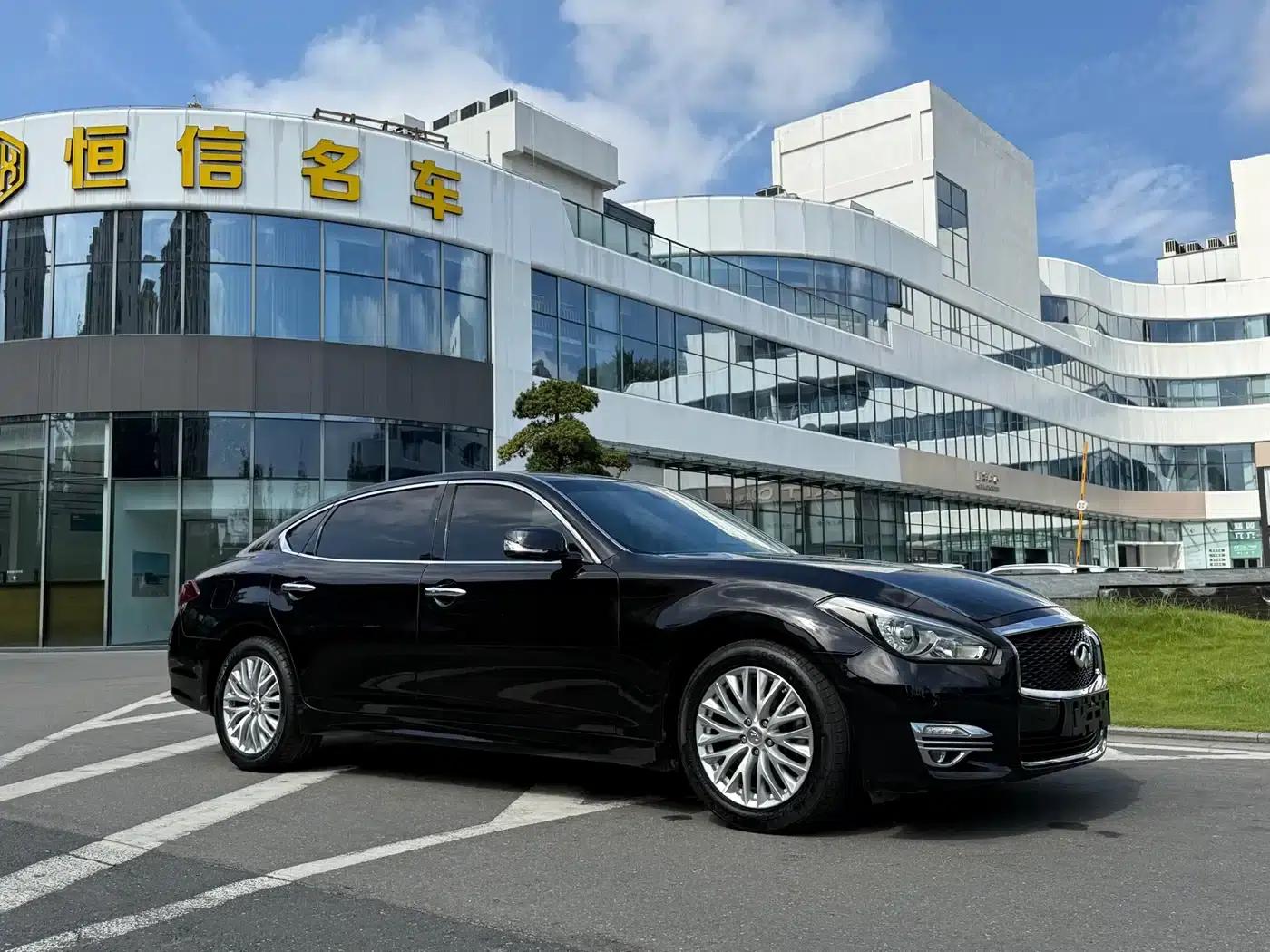 Infiniti Q70 2015 Q70L 2.5L Enjoy Edition — миниатюра 3