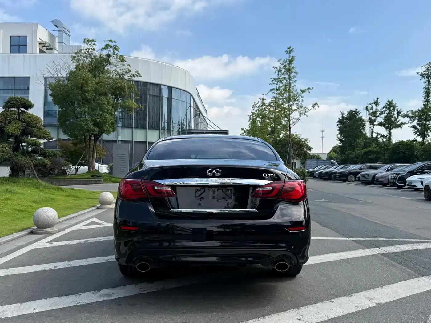 Infiniti Q70 2015 Q70L 2.5L Enjoy Edition — миниатюра 5