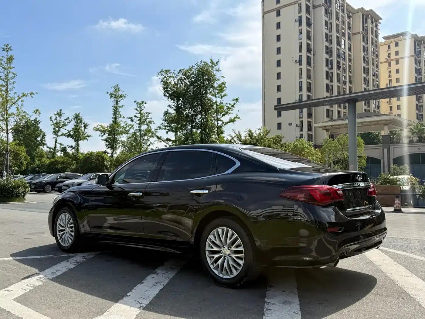 Infiniti Q70 2015 Q70L 2.5L Enjoy Edition — миниатюра 6