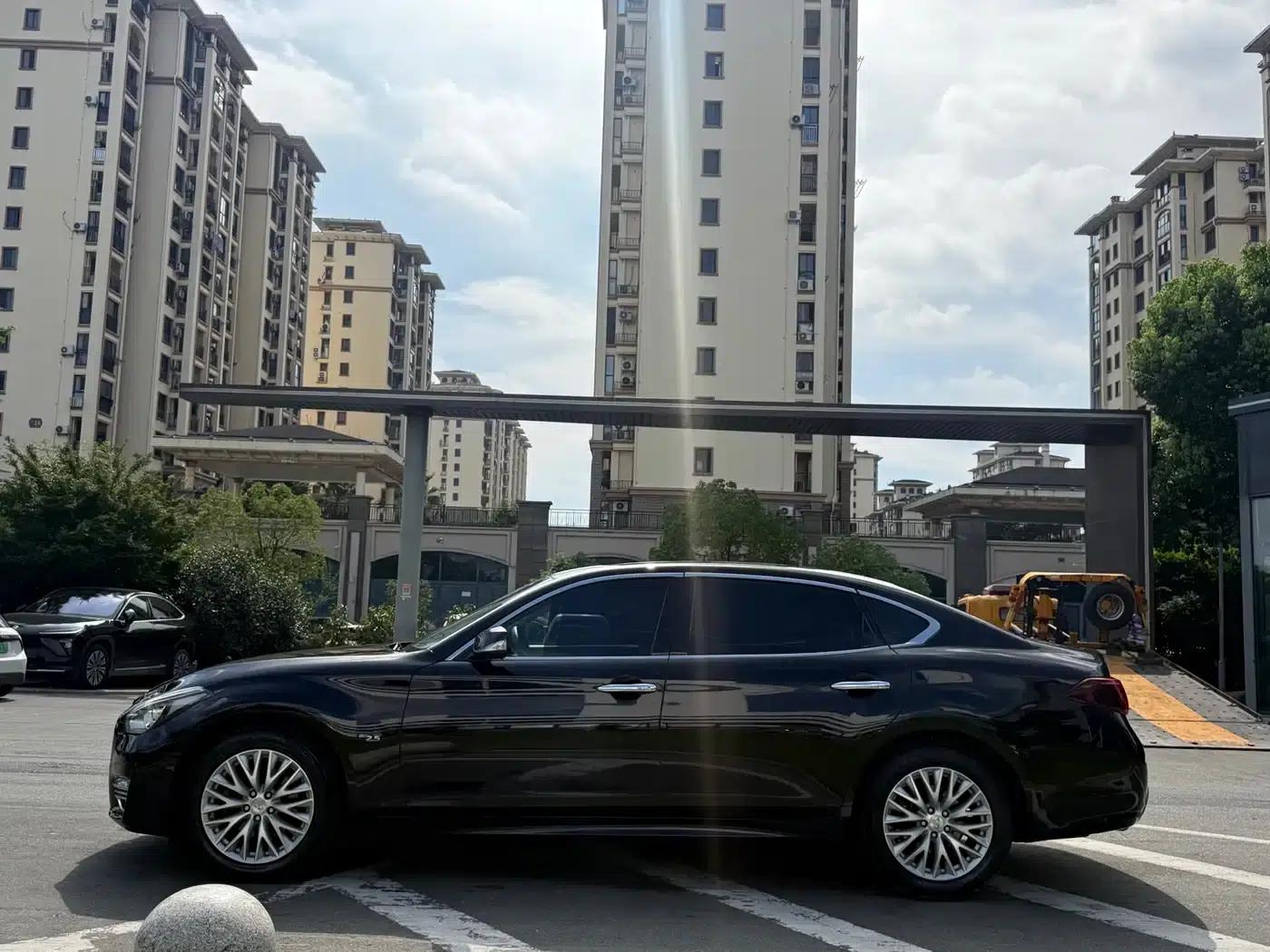 Infiniti Q70 2015 Q70L 2.5L Enjoy Edition — миниатюра 7