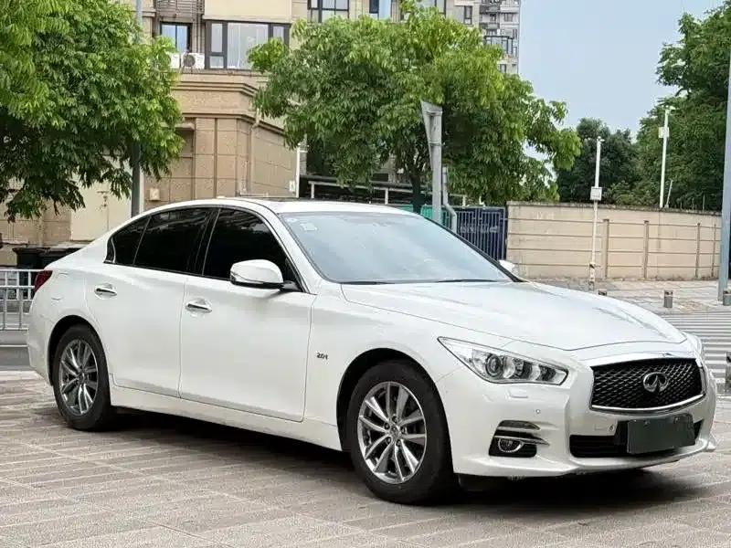 Infiniti Q50 2014 2.0T Comfort Edition — миниатюра 3