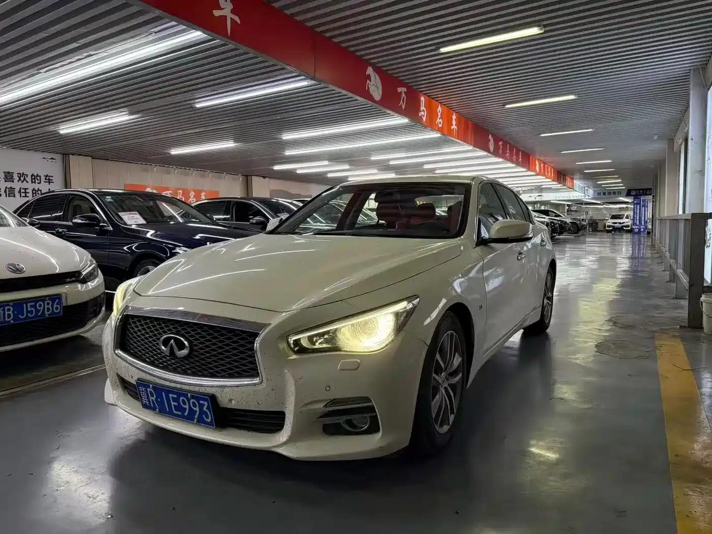Infiniti Q50 2014 3.7L Comfort Edition — миниатюра 1