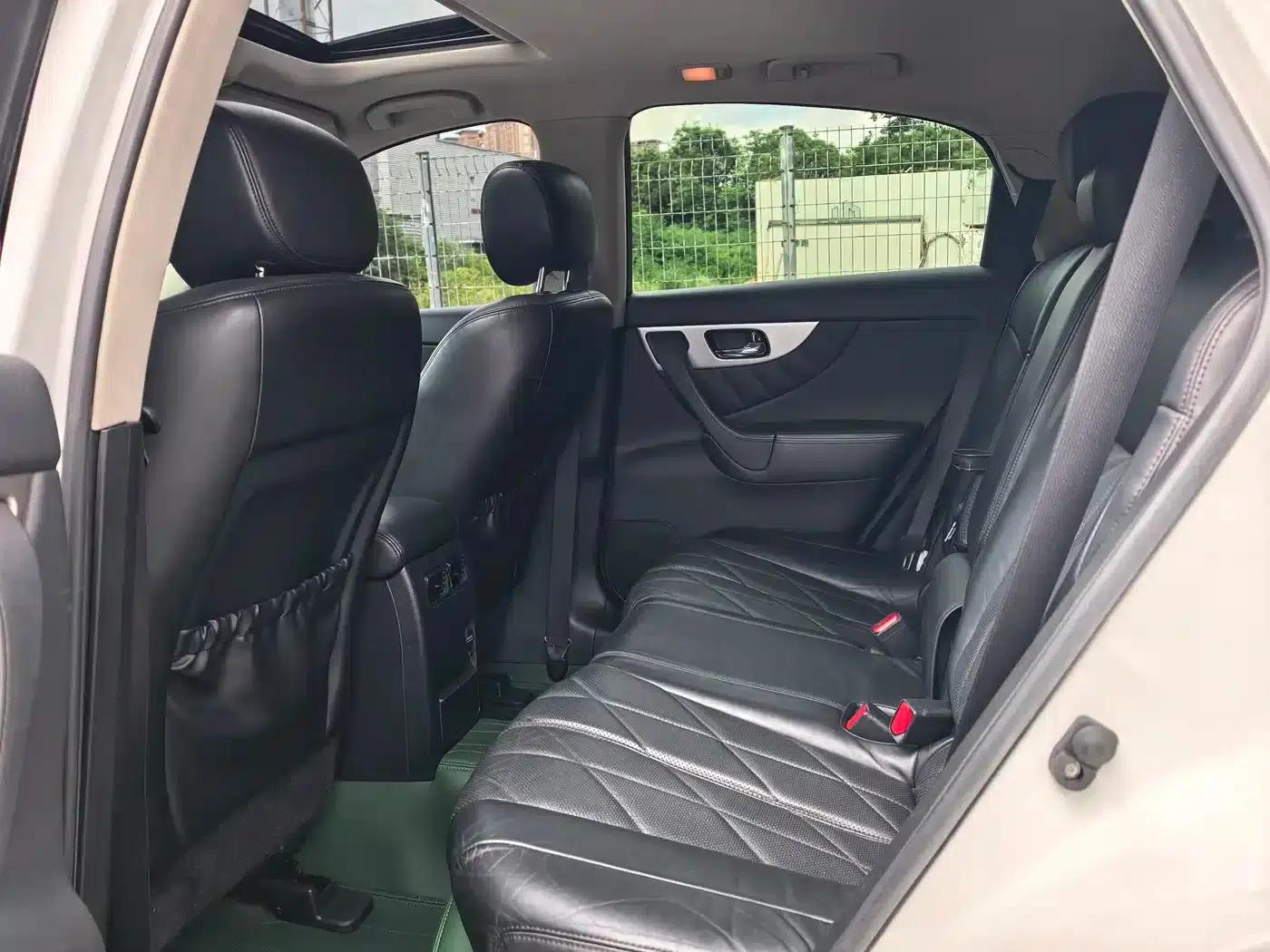 Infiniti QX70 2013 3.7L Standard Edition — миниатюра 13