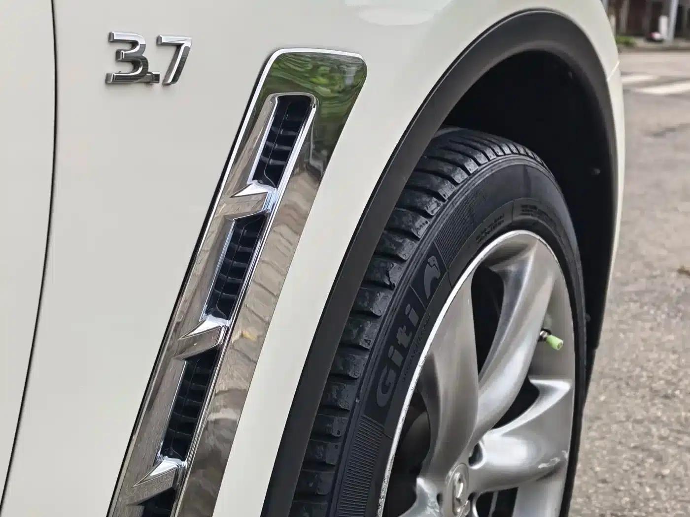 Infiniti QX70 2013 3.7L Standard Edition — миниатюра 16