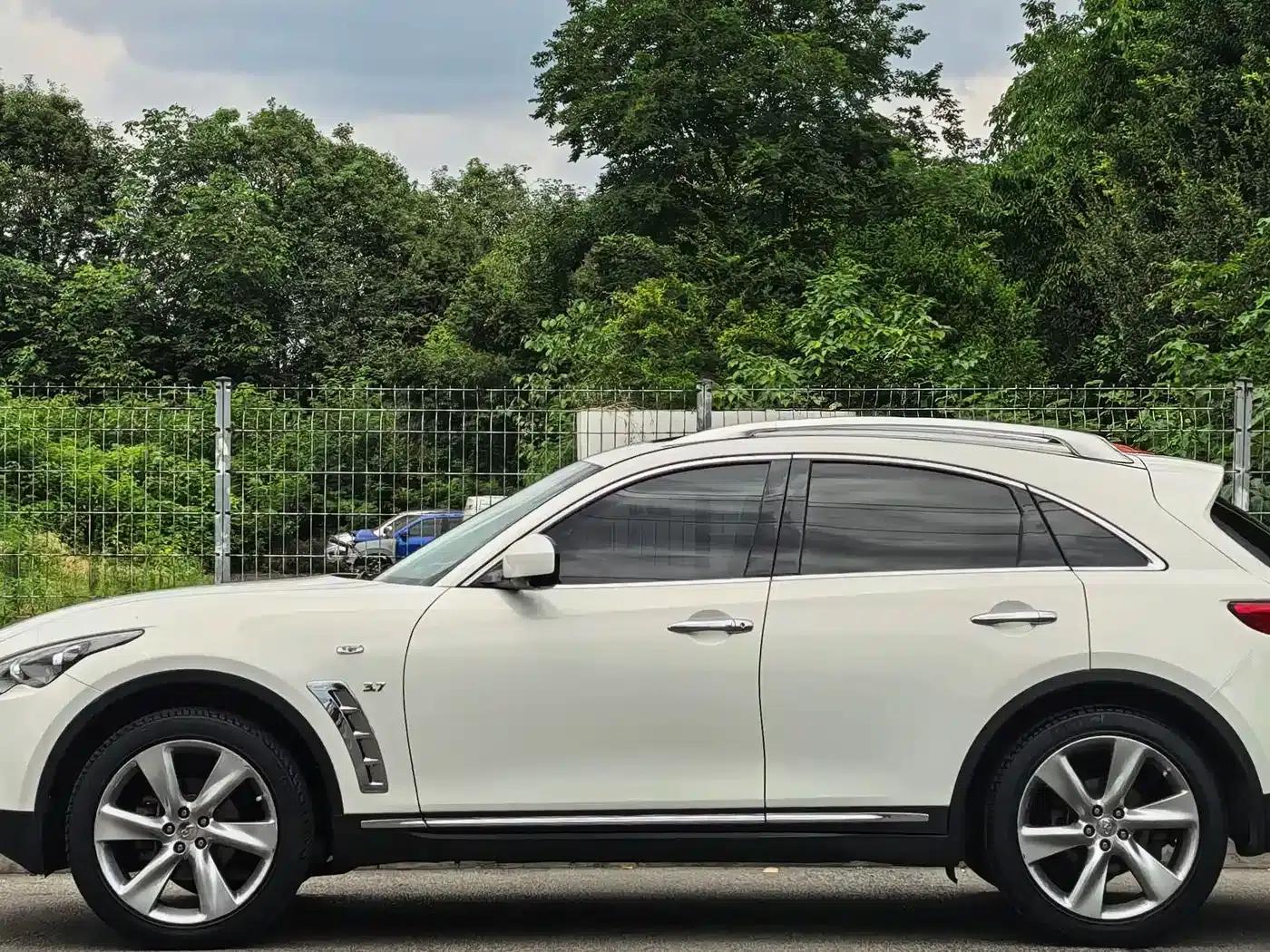 Infiniti QX70 2013 3.7L Standard Edition — миниатюра 4