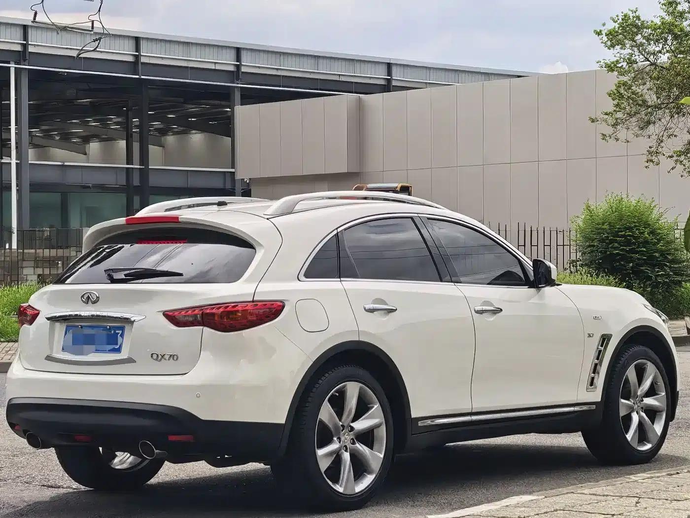 Infiniti QX70 2013 3.7L Standard Edition — миниатюра 6