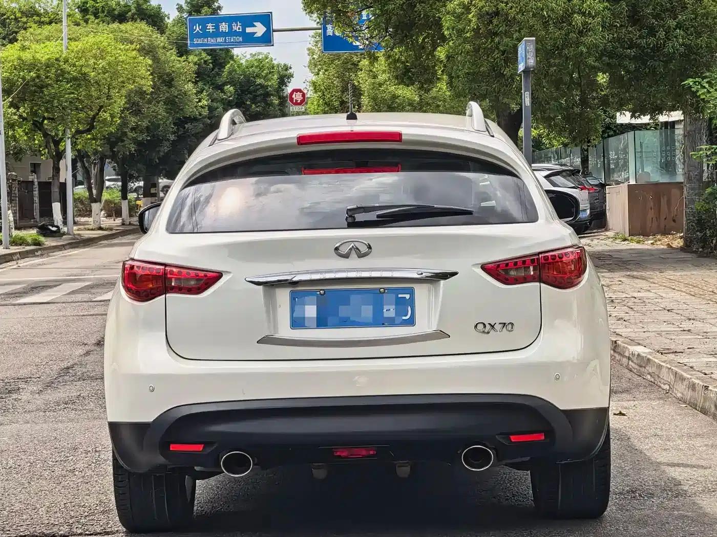 Infiniti QX70 2013 3.7L Standard Edition — миниатюра 7
