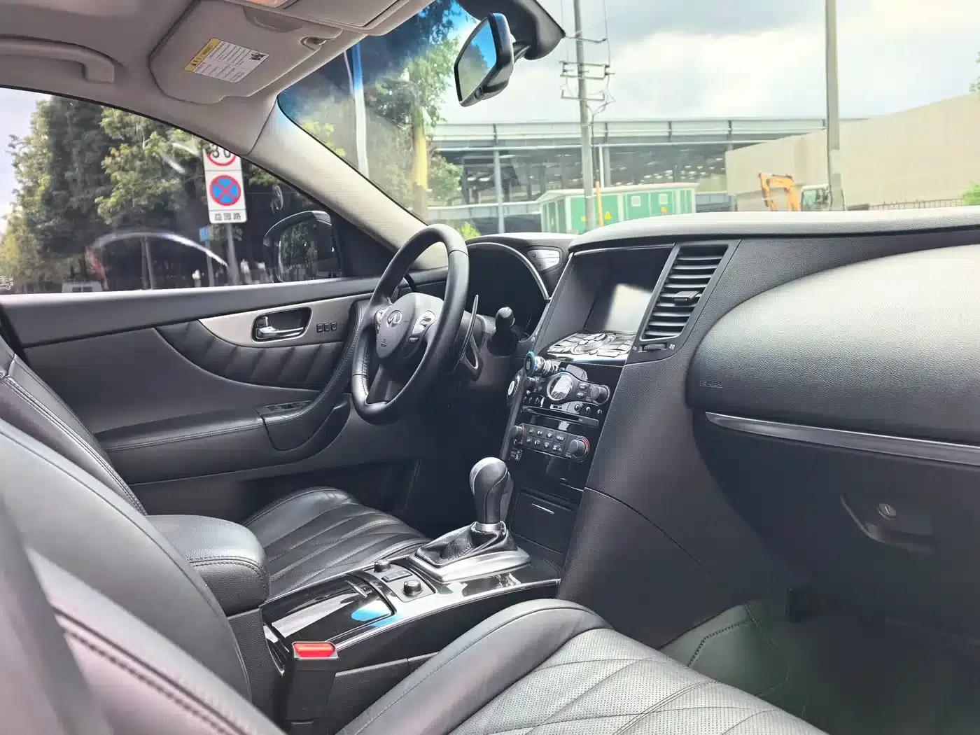 Infiniti QX70 2013 3.7L Standard Edition — миниатюра 10