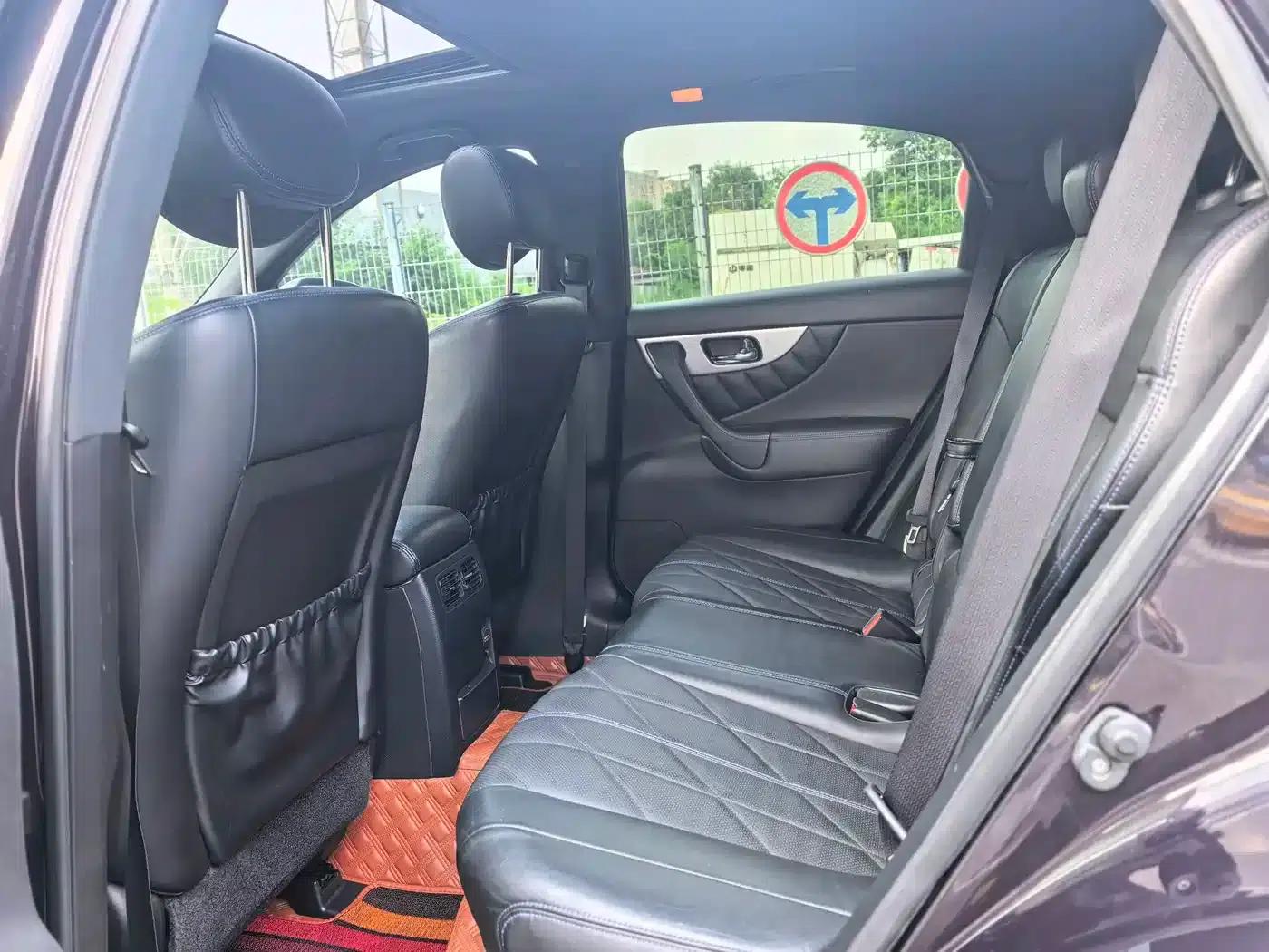 Infiniti QX70 2015 3.7L Limited Edition — миниатюра 12