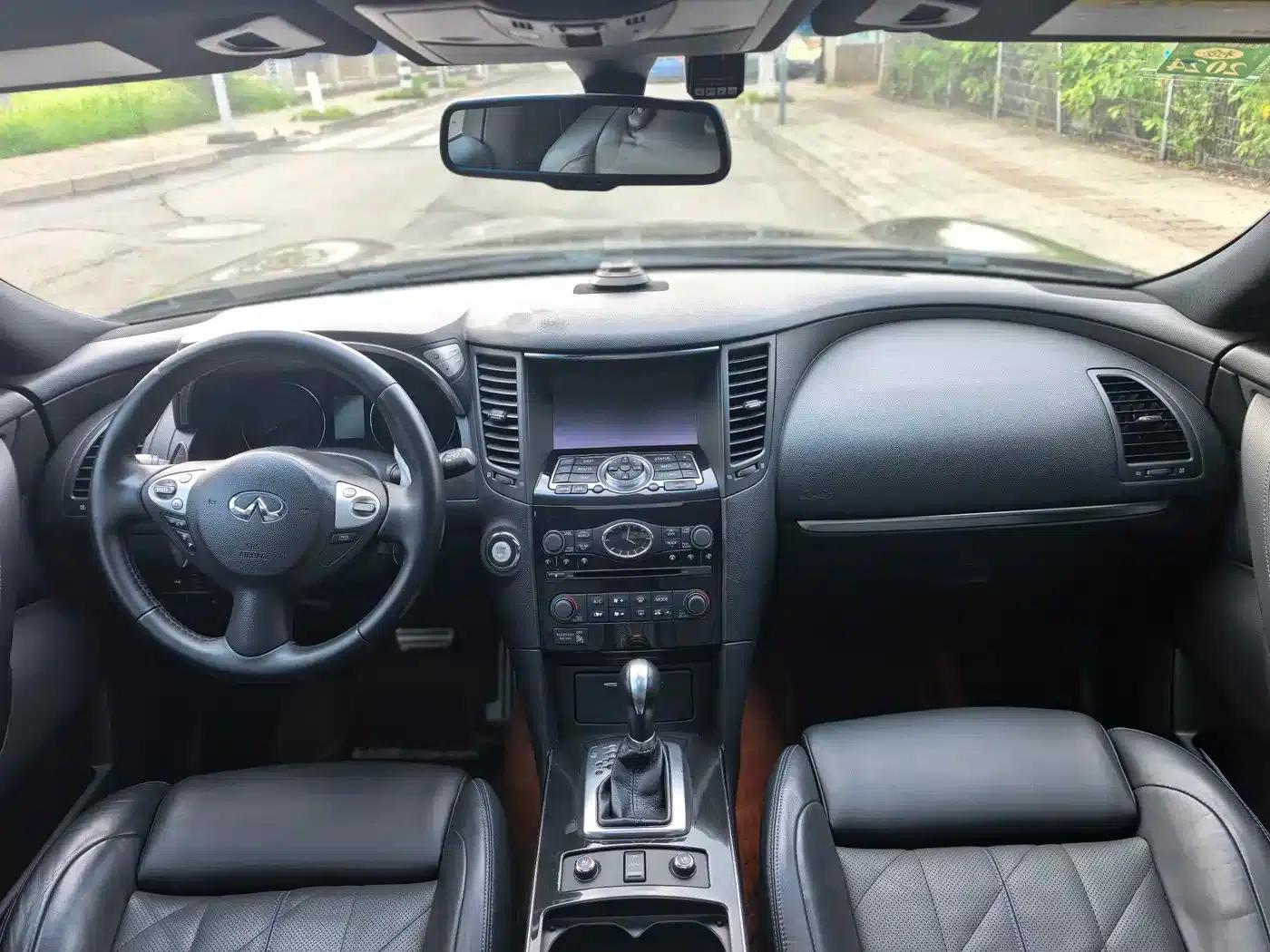 Infiniti QX70 2015 3.7L Limited Edition — миниатюра 15
