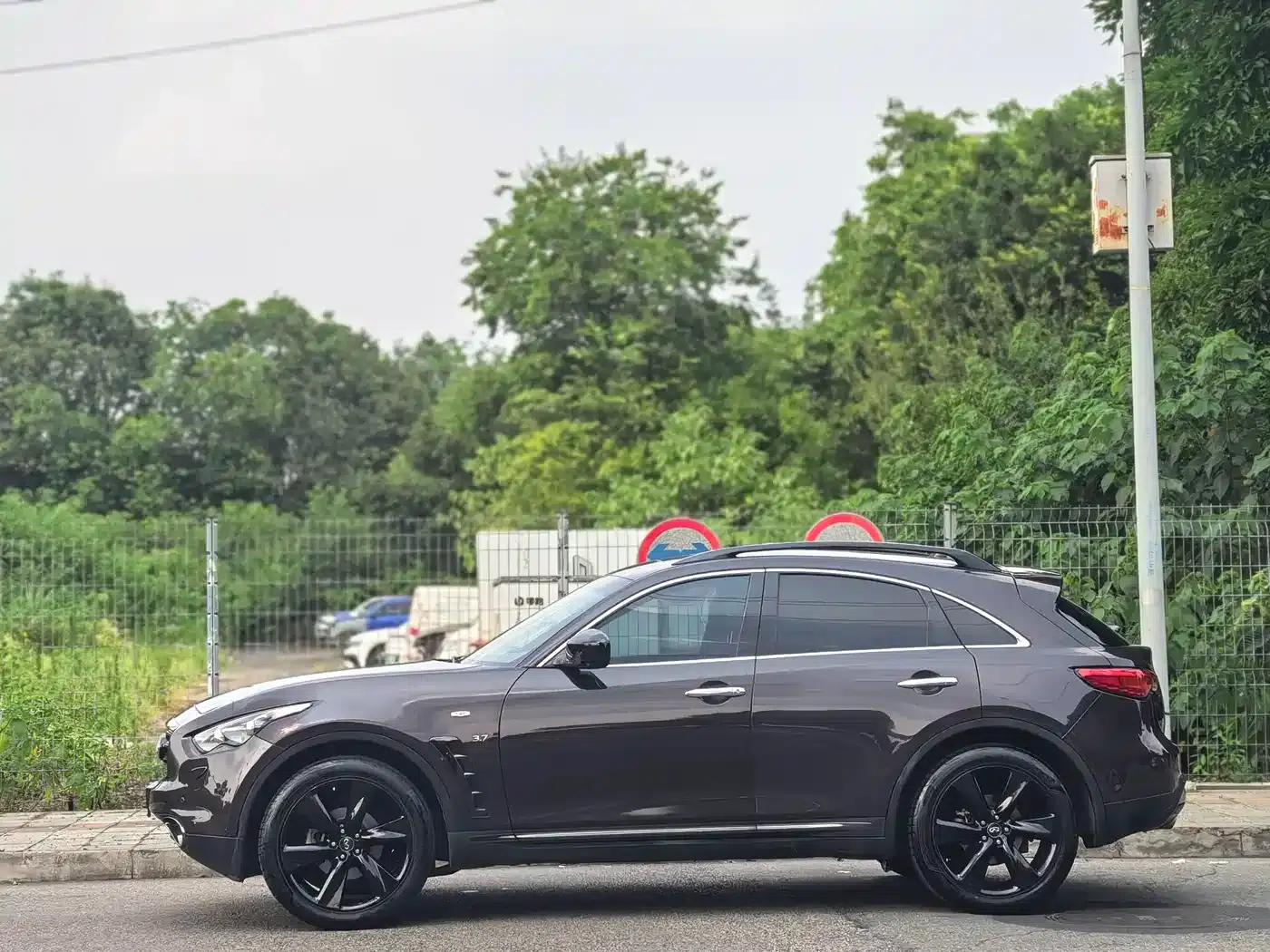 Infiniti QX70 2015 3.7L Limited Edition — миниатюра 4
