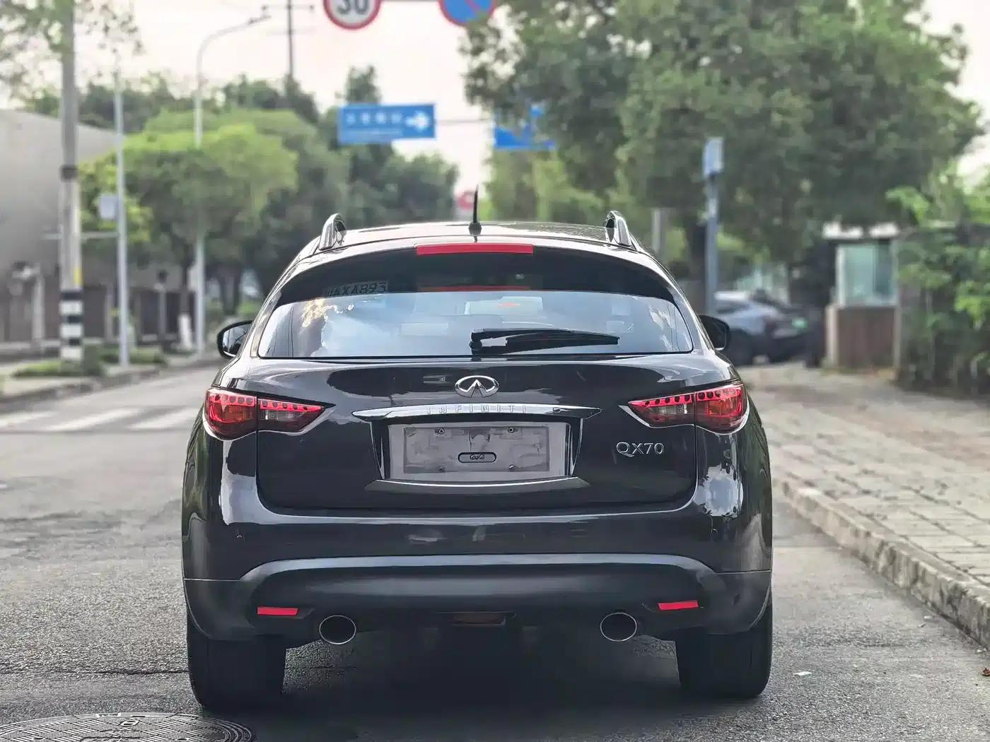 Infiniti QX70 2015 3.7L Limited Edition — миниатюра 6