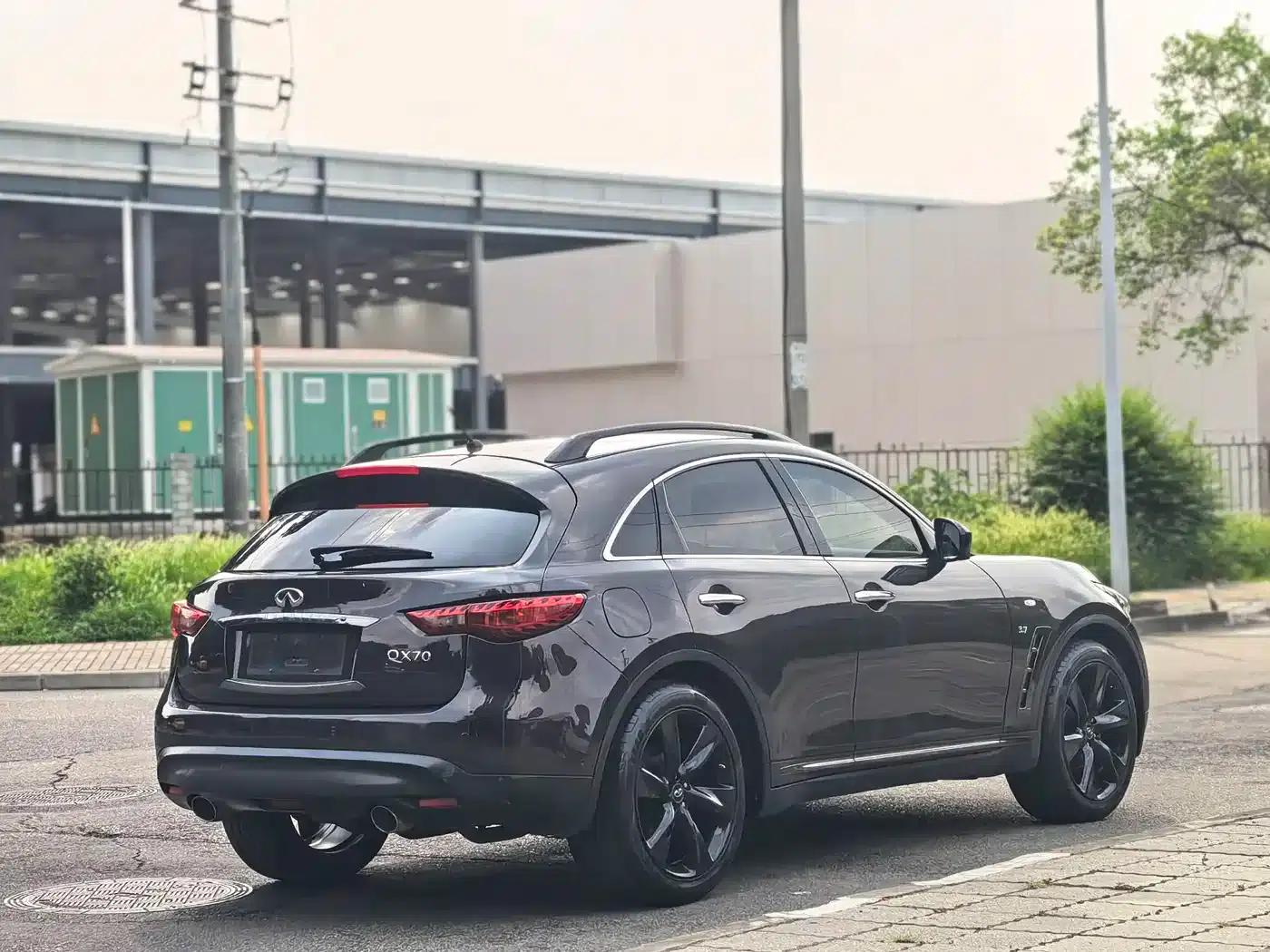 Infiniti QX70 2015 3.7L Limited Edition — миниатюра 7
