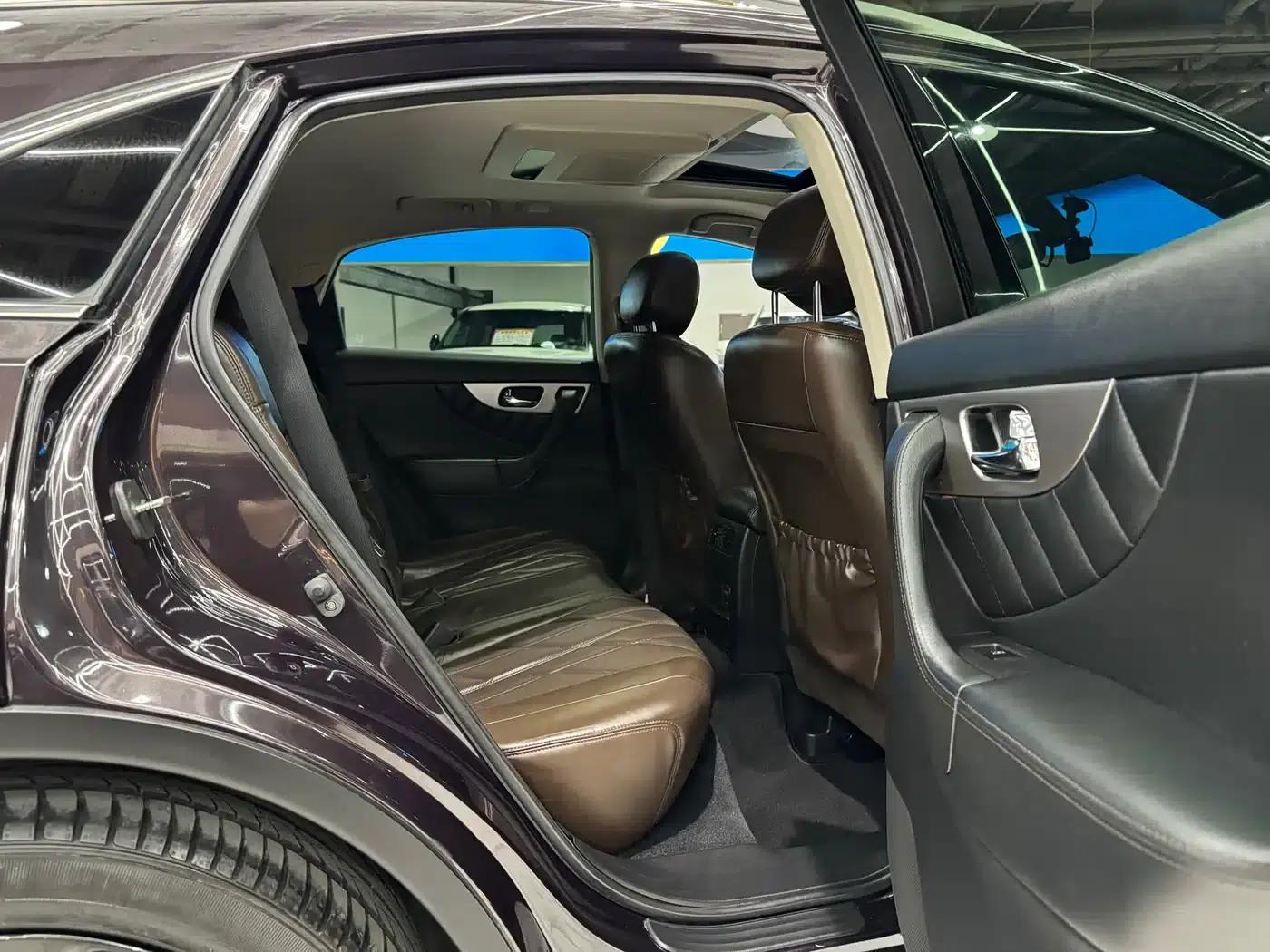 Infiniti QX70 2013 3.7L Super Edition — миниатюра 7