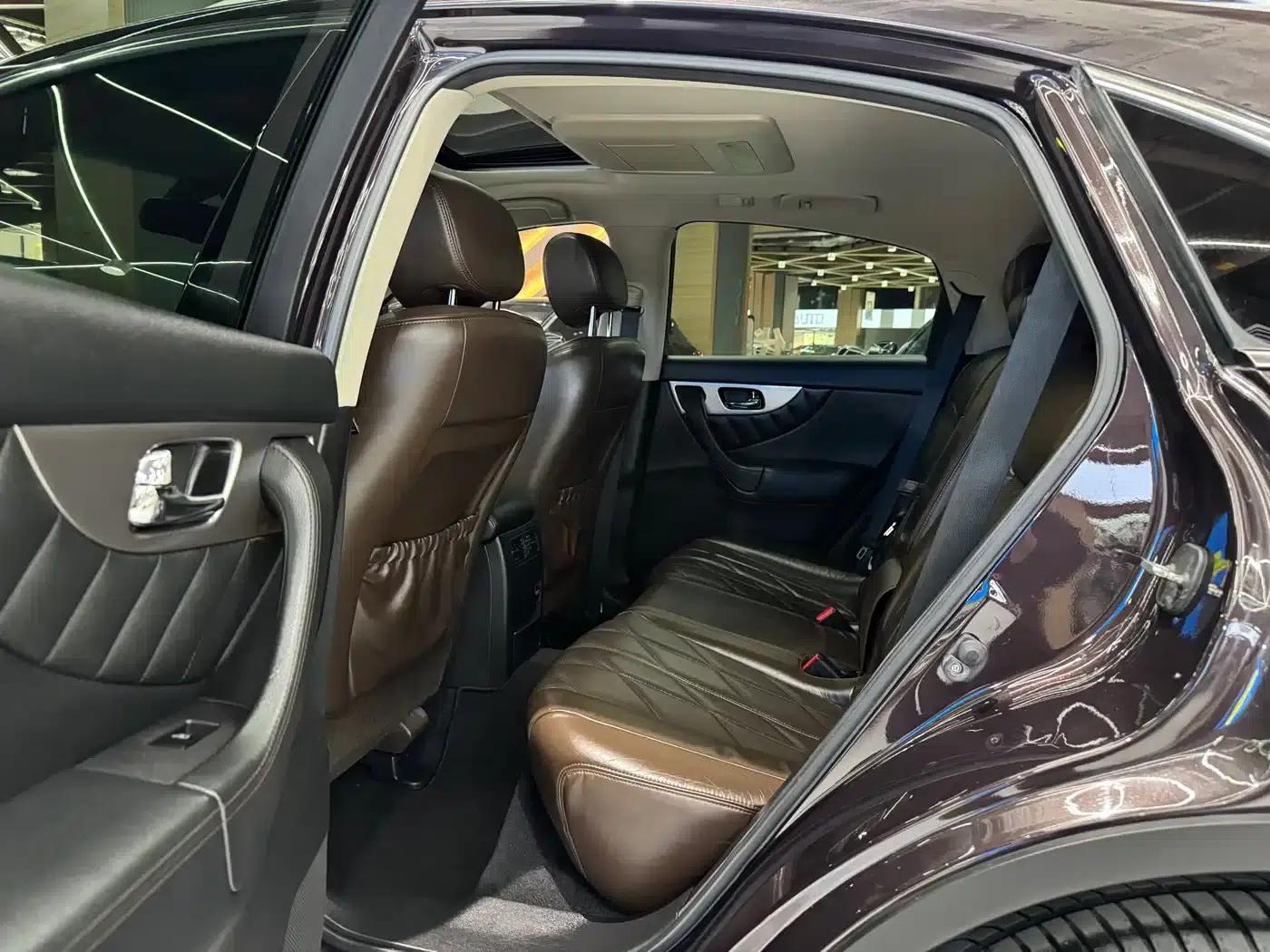 Infiniti QX70 2013 3.7L Super Edition — миниатюра 9