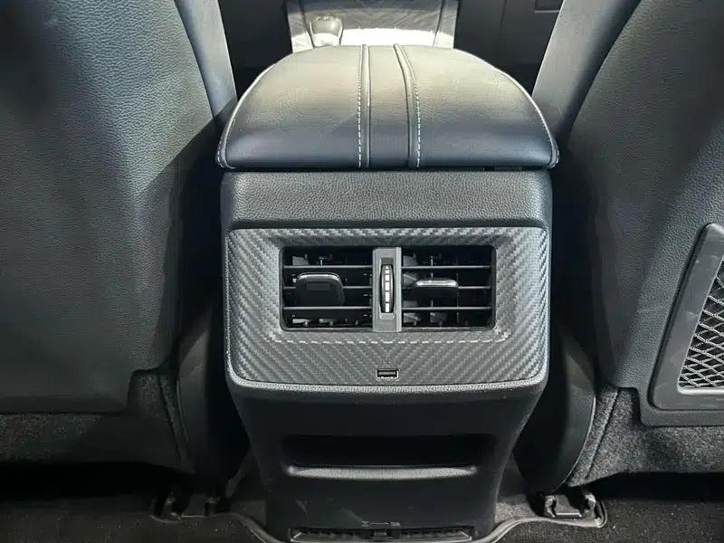 Venucia V20 2021 1.5T Automatic Front-Wheel Drive 5-Seater Factory Custom Edition — миниатюра 12