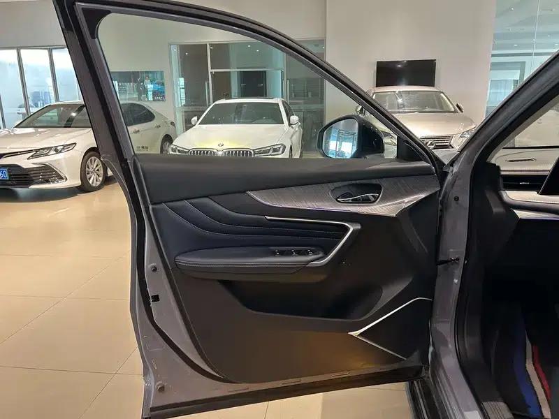 Venucia V20 2021 1.5T Automatic Front-Wheel Drive 5-Seater Factory Custom Edition — миниатюра 24