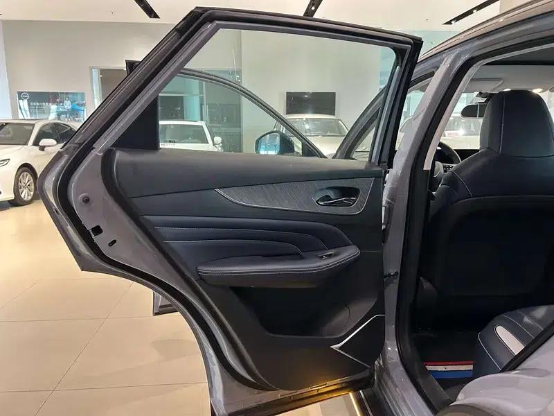 Venucia V20 2021 1.5T Automatic Front-Wheel Drive 5-Seater Factory Custom Edition — миниатюра 25