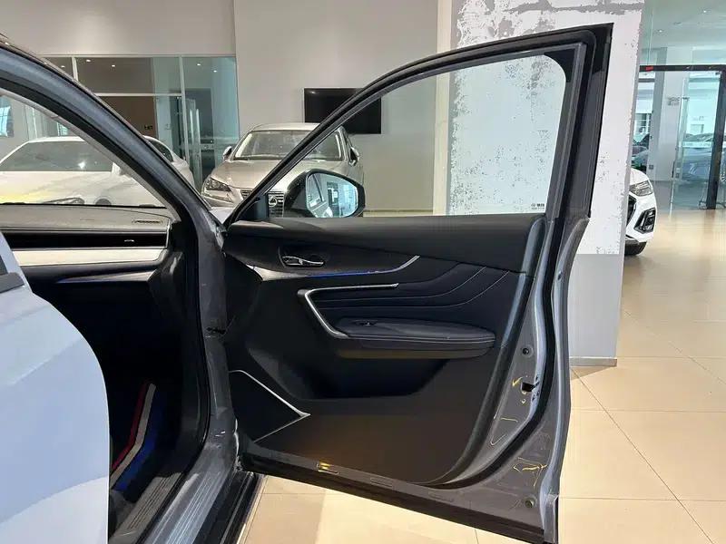 Venucia V20 2021 1.5T Automatic Front-Wheel Drive 5-Seater Factory Custom Edition — миниатюра 27