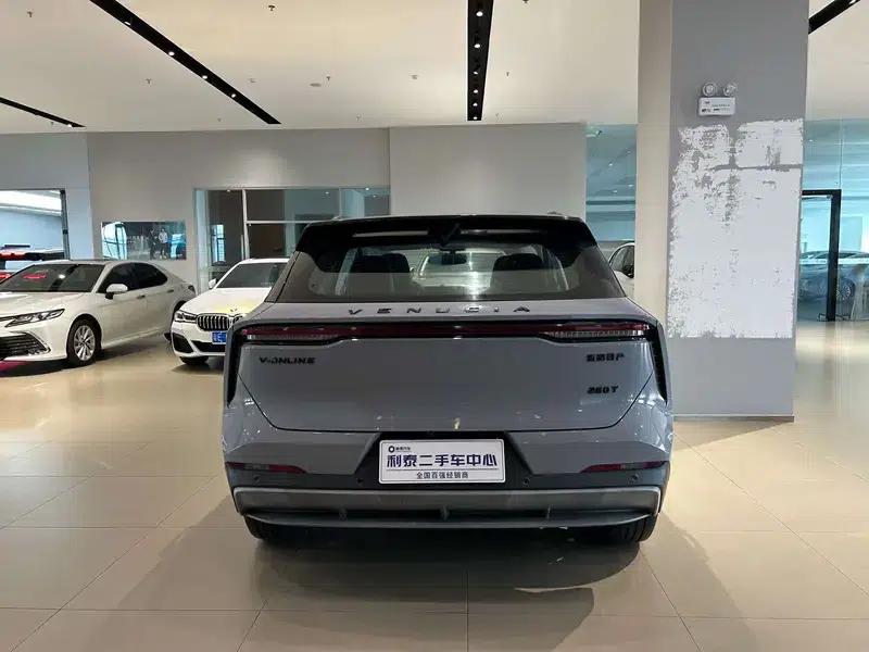 Venucia V20 2021 1.5T Automatic Front-Wheel Drive 5-Seater Factory Custom Edition — миниатюра 6