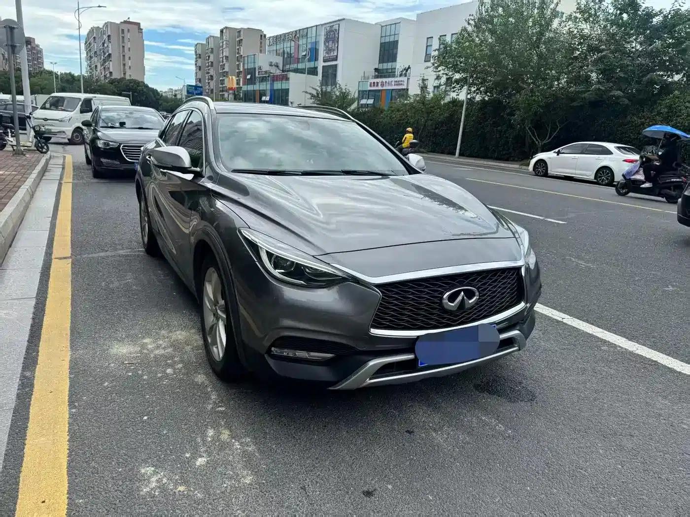Infiniti QX30 2017 1.6T 2WD Sport Edition — миниатюра 3