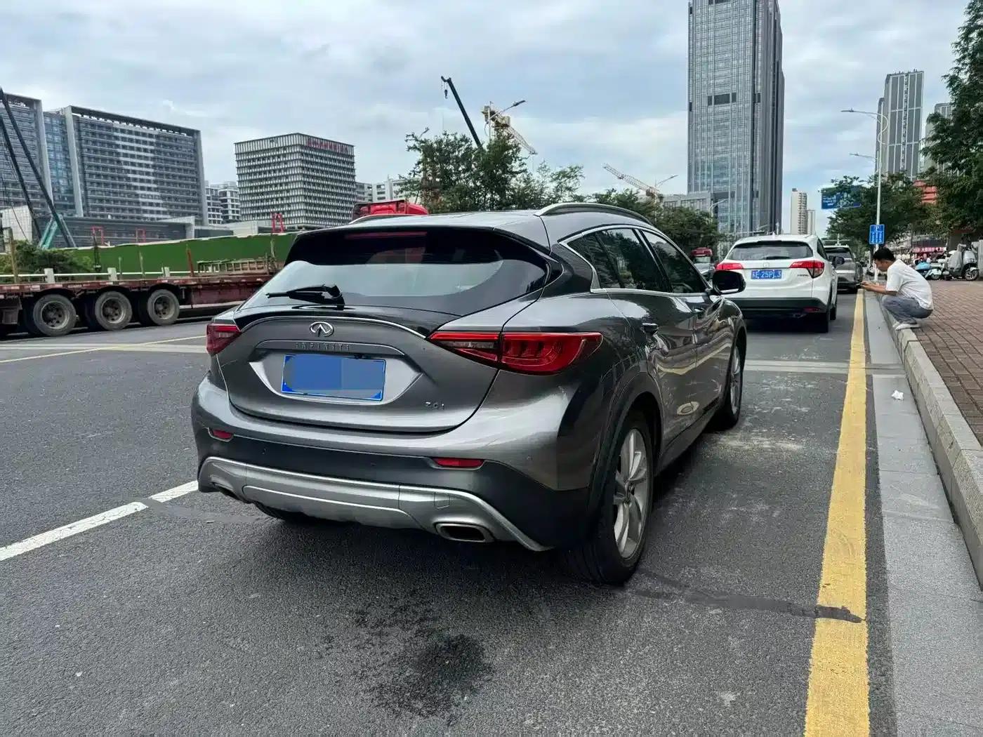 Infiniti QX30 2017 1.6T 2WD Sport Edition — миниатюра 4
