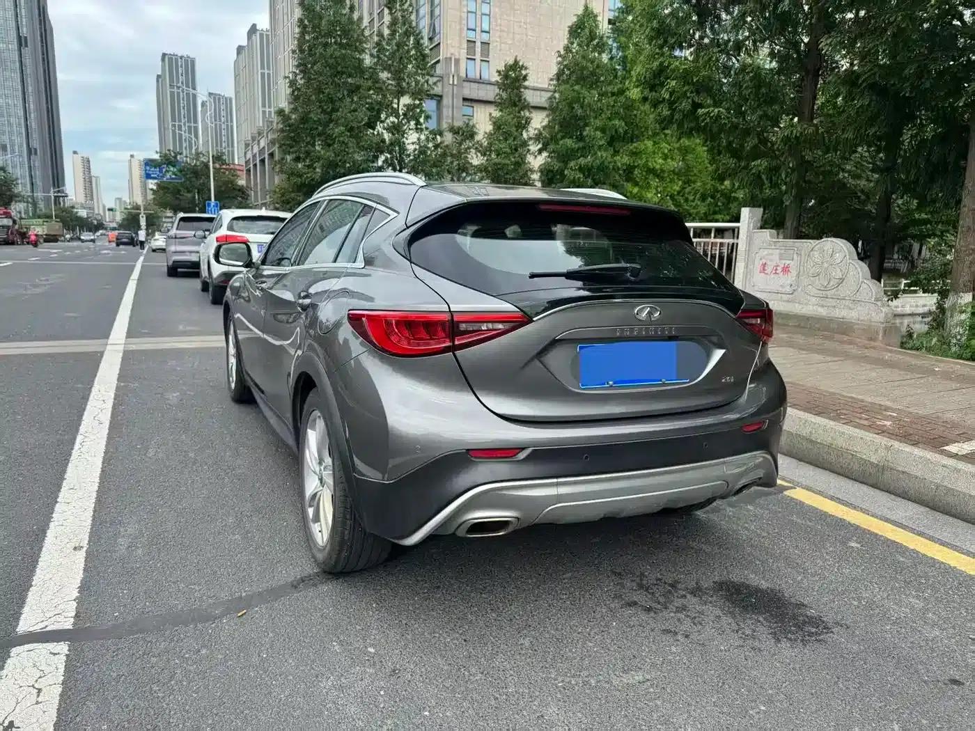 Infiniti QX30 2017 1.6T 2WD Sport Edition — миниатюра 6