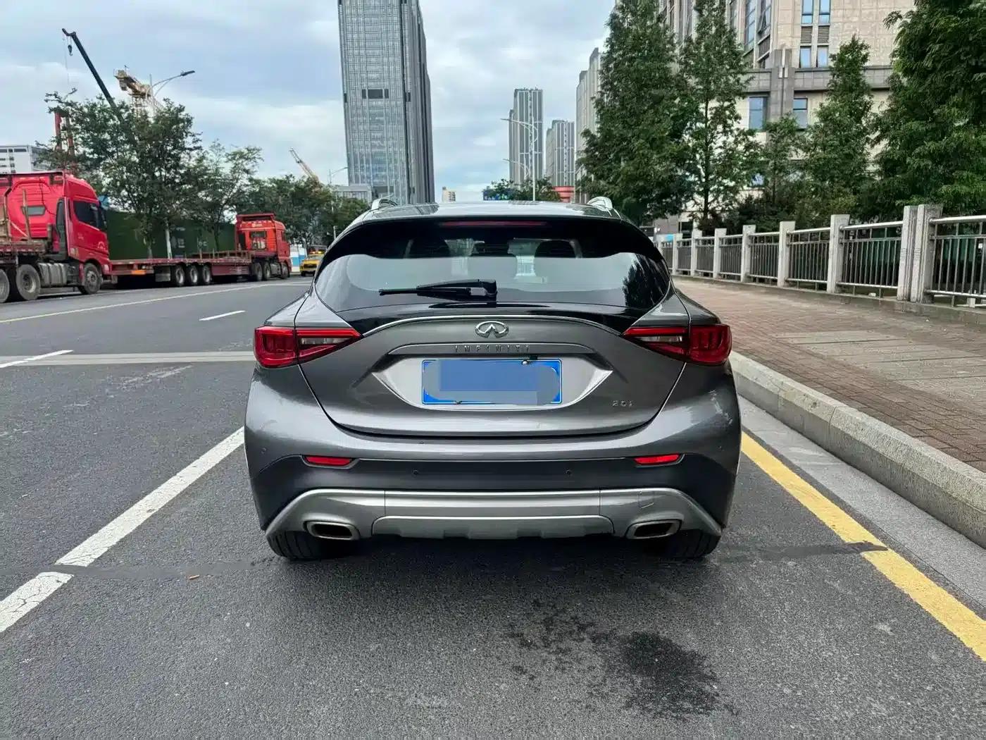 Infiniti QX30 2017 1.6T 2WD Sport Edition — миниатюра 7