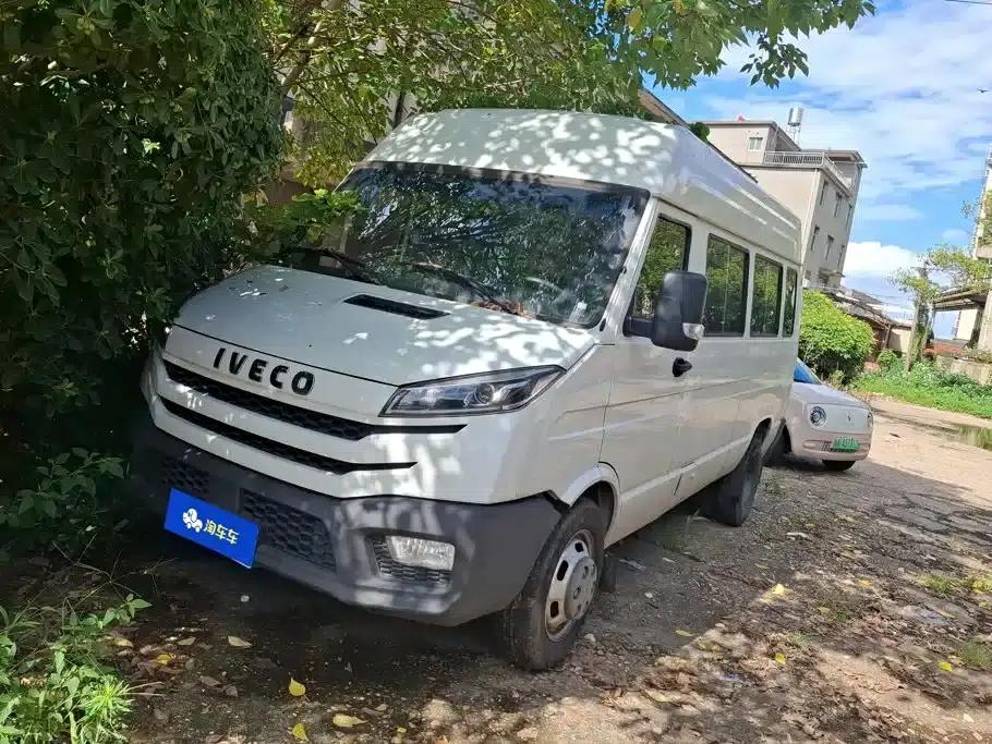 Iveco DeYi 2022 2.5T A37 M1 Bus, 5-9 Seats, Long Wheelbase, Mid-Roof, Dual Tires, Manual Door — миниатюра 1