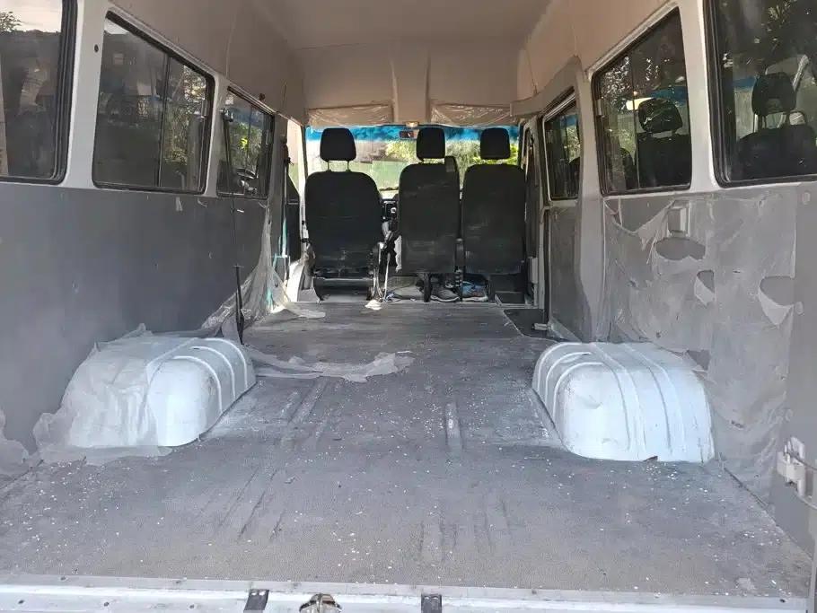Iveco DeYi 2022 2.5T A37 M1 Bus, 5-9 Seats, Long Wheelbase, Mid-Roof, Dual Tires, Manual Door — миниатюра 4