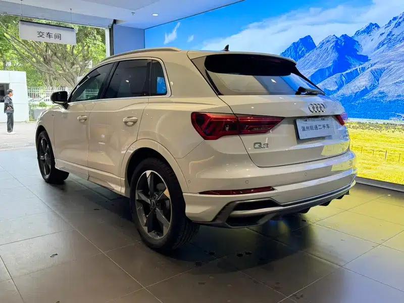 Audi Q3 2022 35 TFSI Fashion Dynamic Edition — миниатюра 4